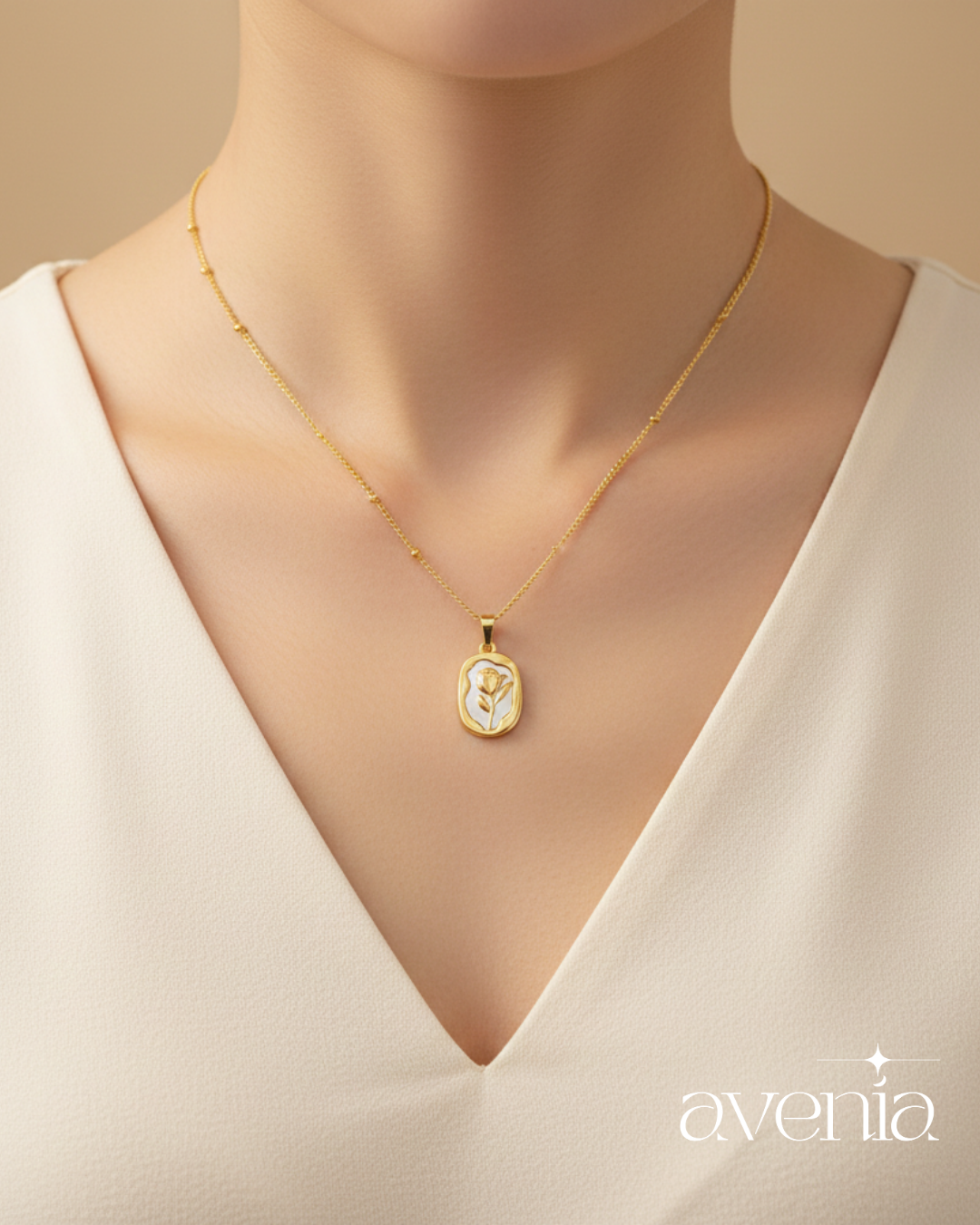 The Rosalia Pendant Necklace