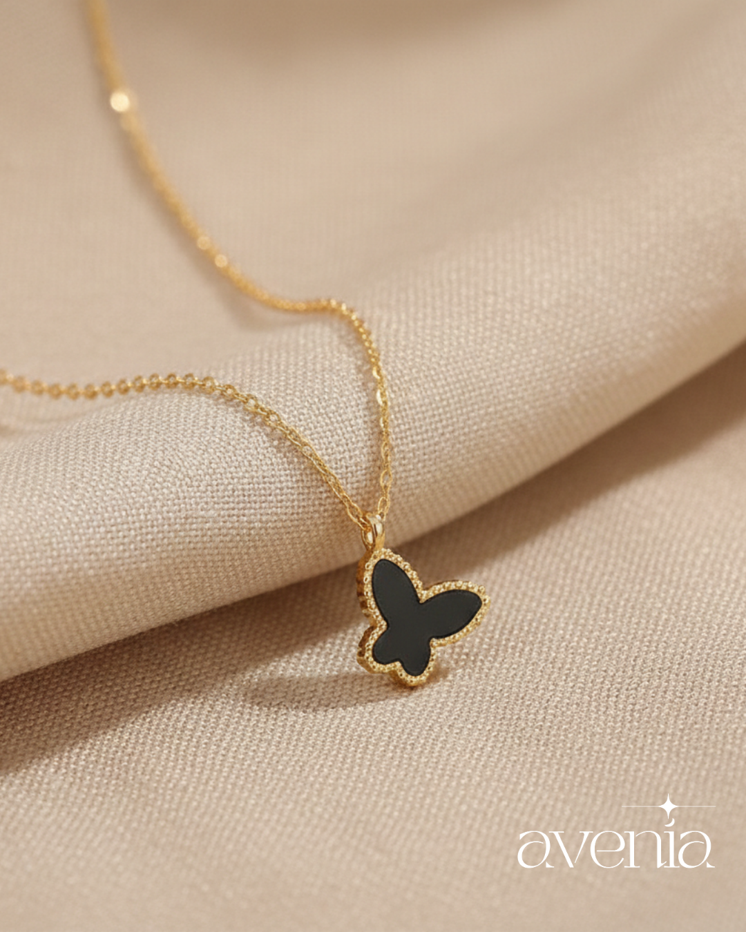 The Onyx Pendant Necklace