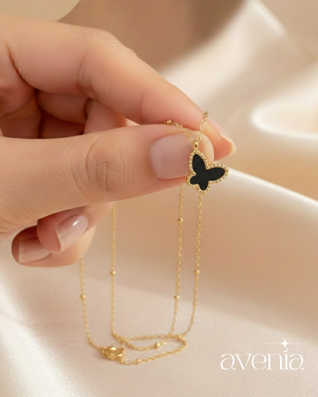 The Onyx Pendant Necklace