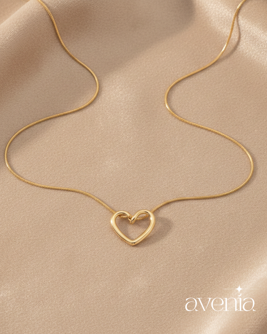 The Amora Pendant Necklace