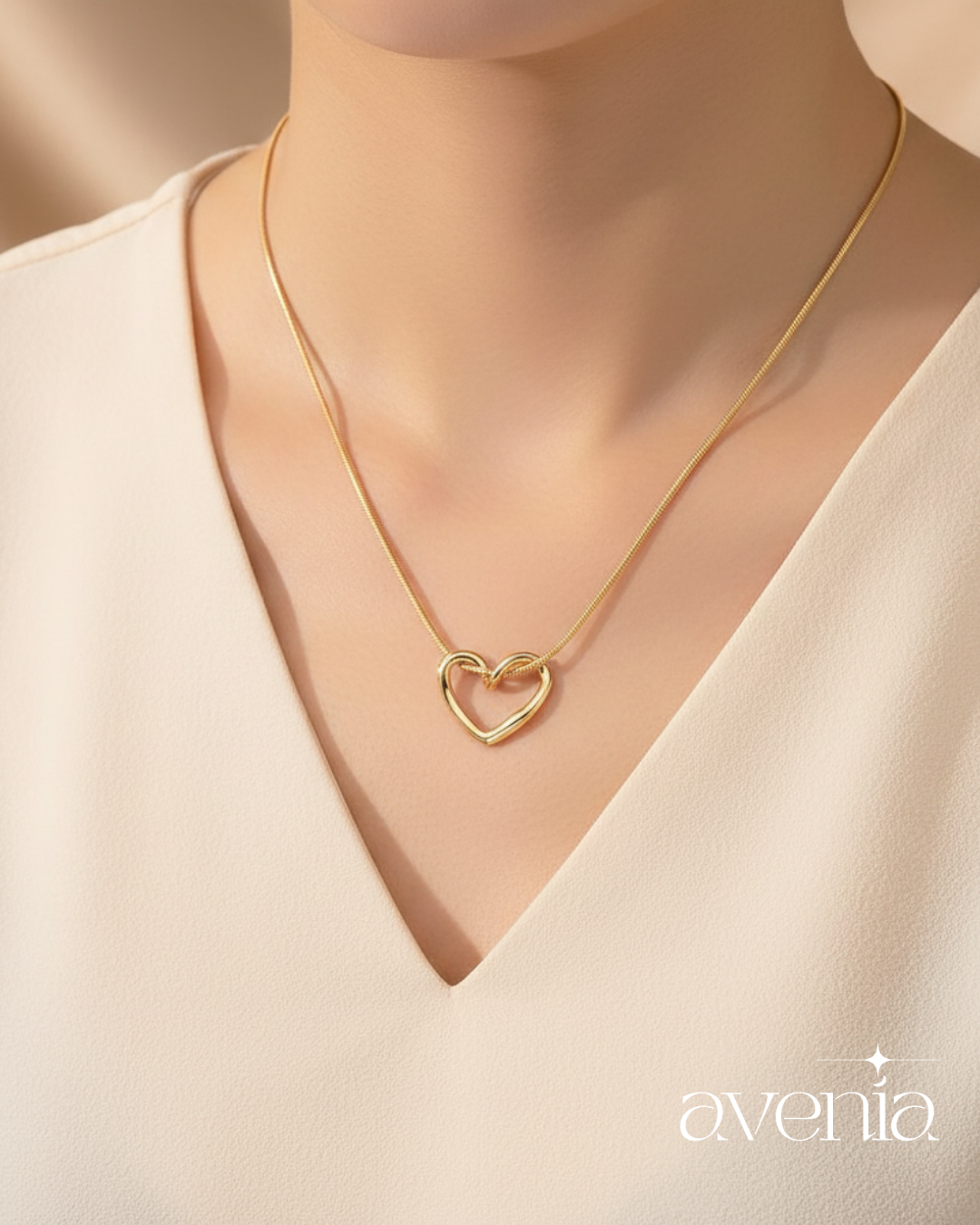 The Amora Pendant Necklace
