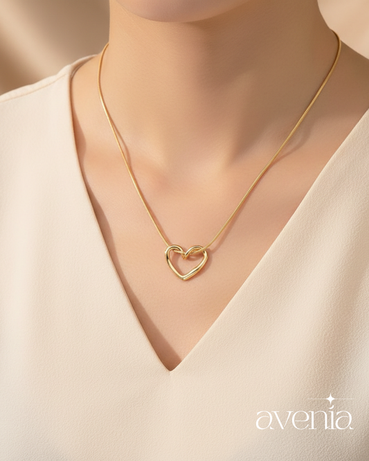 The Amora Pendant Necklace