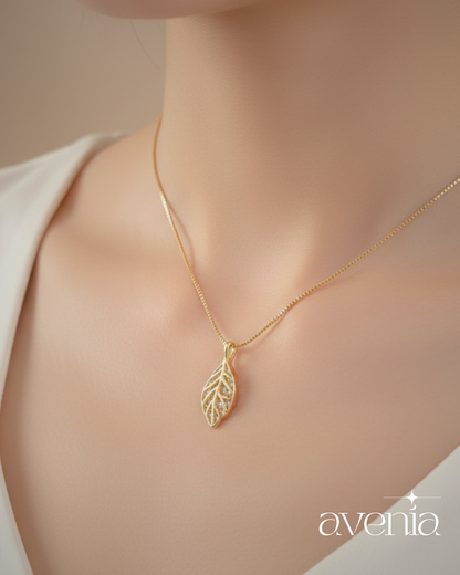 The Folium Pendant Necklace